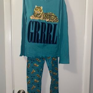 Girls’ Long Sleeve & Long Bottom Outfit - size M (7/8)